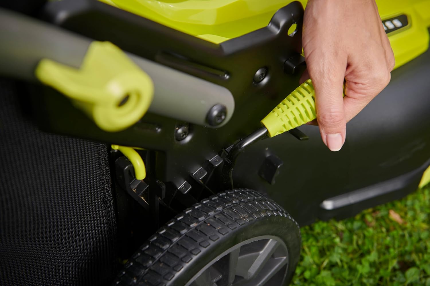 RYOBI 18 V ONE+ Accu-grasmaaier RLM18X33B40 (snijbreedte 33 cm, 5-voudige hoogteverstelling 25-65 mm, inklapbare duwbeugel, incl. mulchplug, 35l grasvangzak, 4,0Ah accu & lader)