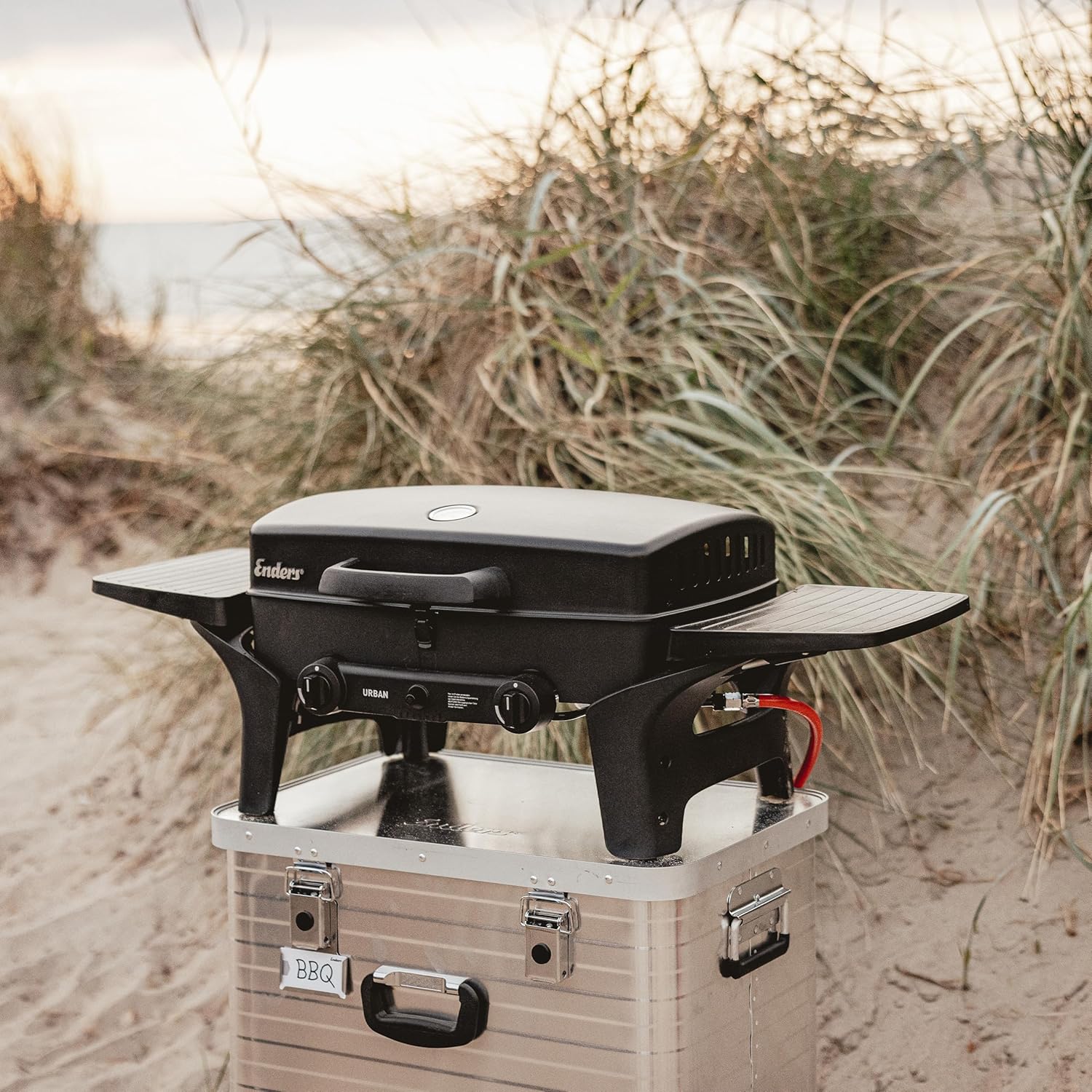 Enders Gasbarbecue Urban II Pro, tafelbarbecue, grill-, kook- en bakfunctie, 2 branders RVS, met grillthermometer, balkon-, campingbarbecue, gegoten aluminium behuizing, gietijzeren rooster, #2062