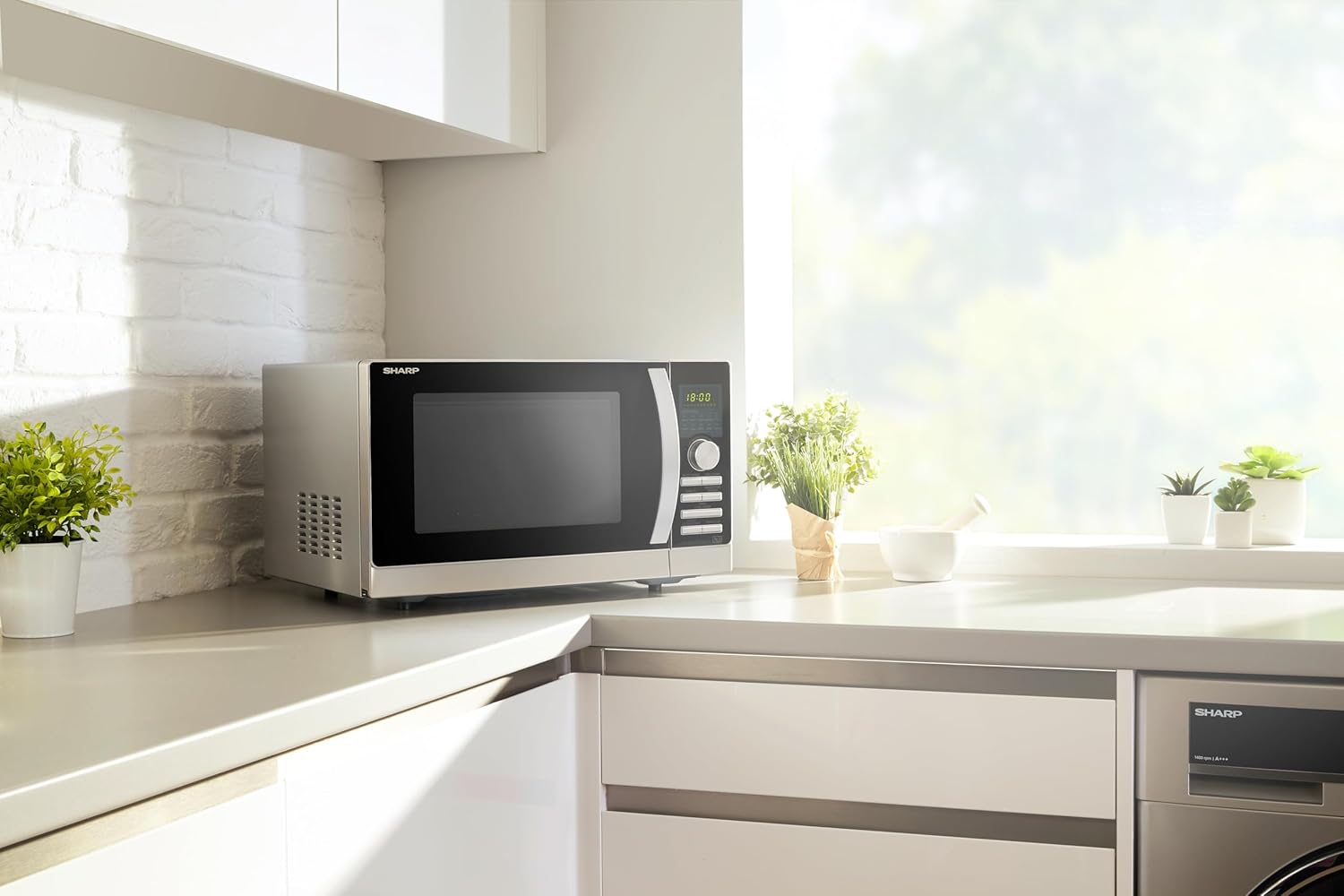 Sharp R843INW 4-in-1 magnetron met hetelucht, grill en convectie/ 25 L/ 800 W/ 1000 W infraroodgrill/ 2500 convectie/ 10 automatische programma's/ pizzaprogramma/ metalen draaiplateau (30 cm)/ zilver