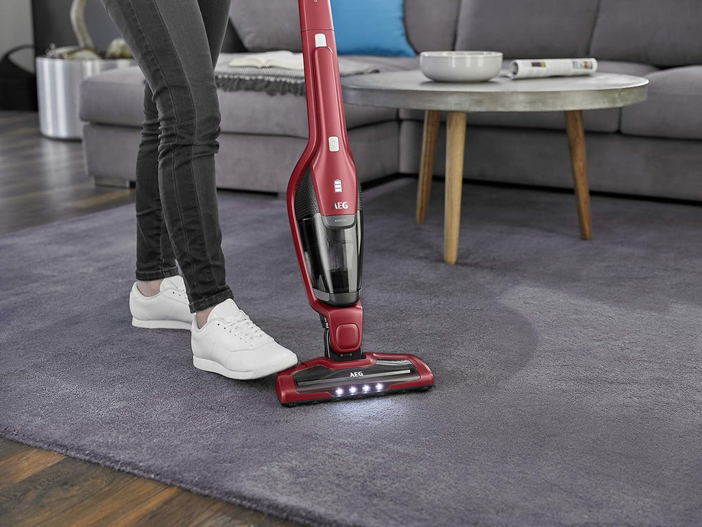 AEG Ergorapido CX7-2-45AN 2-in-1 Accu steelstofzuiger / zakloos / dierenharenborstel / tot 45 min. looptijd / vrijstaand / 180° draaibaar mondstuk / borstelreinigingsfunctie / LED-verlichting / rood / Exclusief bij Amazon