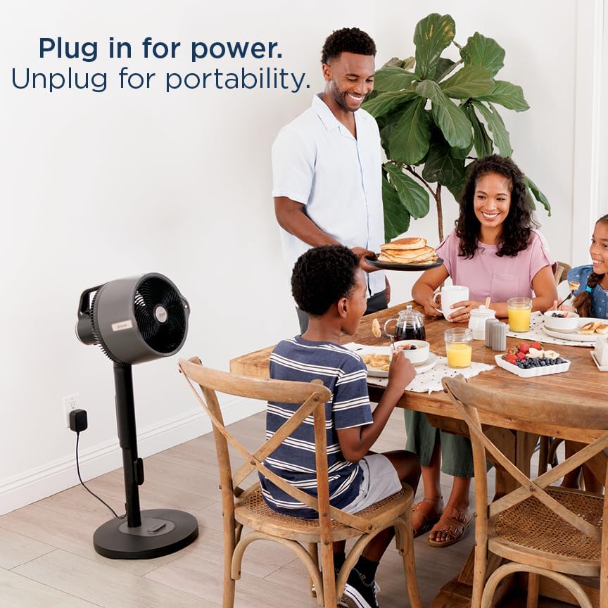 Shark FlexBreeze Pro Nevelventilator – binnen & buiten, geïntegreerde nevel, voet op tafelblad, met of zonder snoer, tot 24 uur batterij, oscillerend, antraciet, FA302 (versie 2025)