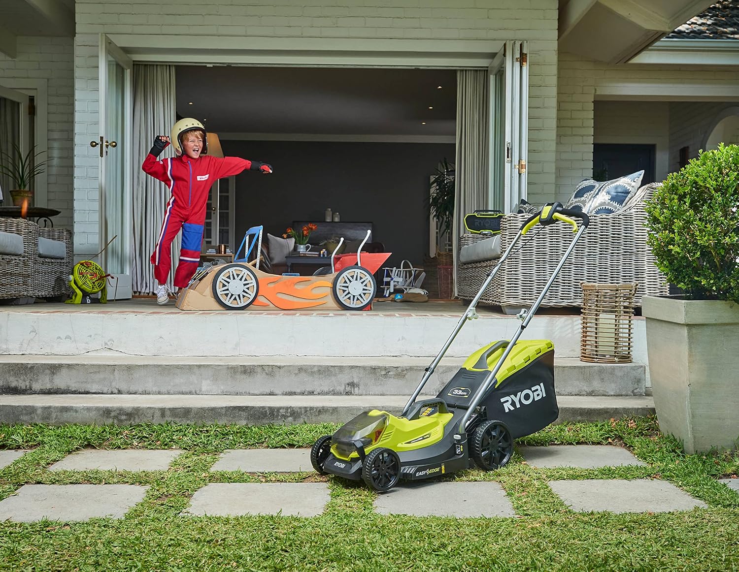 RYOBI 18 V ONE+ Accu-grasmaaier RLM18X33B40 (snijbreedte 33 cm, 5-voudige hoogteverstelling 25-65 mm, inklapbare duwbeugel, incl. mulchplug, 35l grasvangzak, 4,0Ah accu & lader)