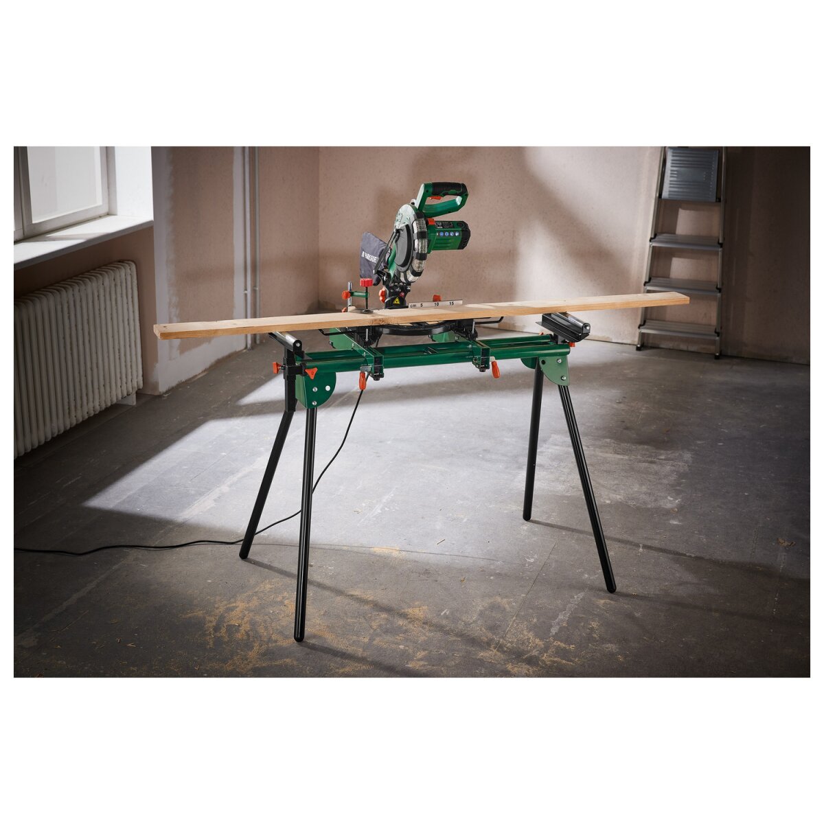 PARKSIDE® Afkort- en verstekzaag »PKS 1500 C4«, 1500 W, met laser - B-keus, zo goed als nieuw