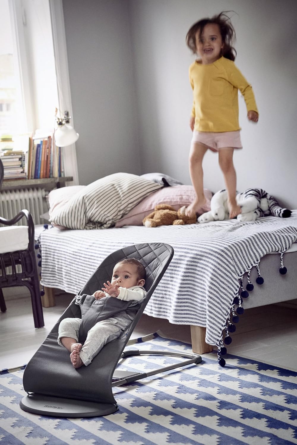 BabyBjörn Babywippe Bliss, geweven, blossom-quilting, zandgrijs
