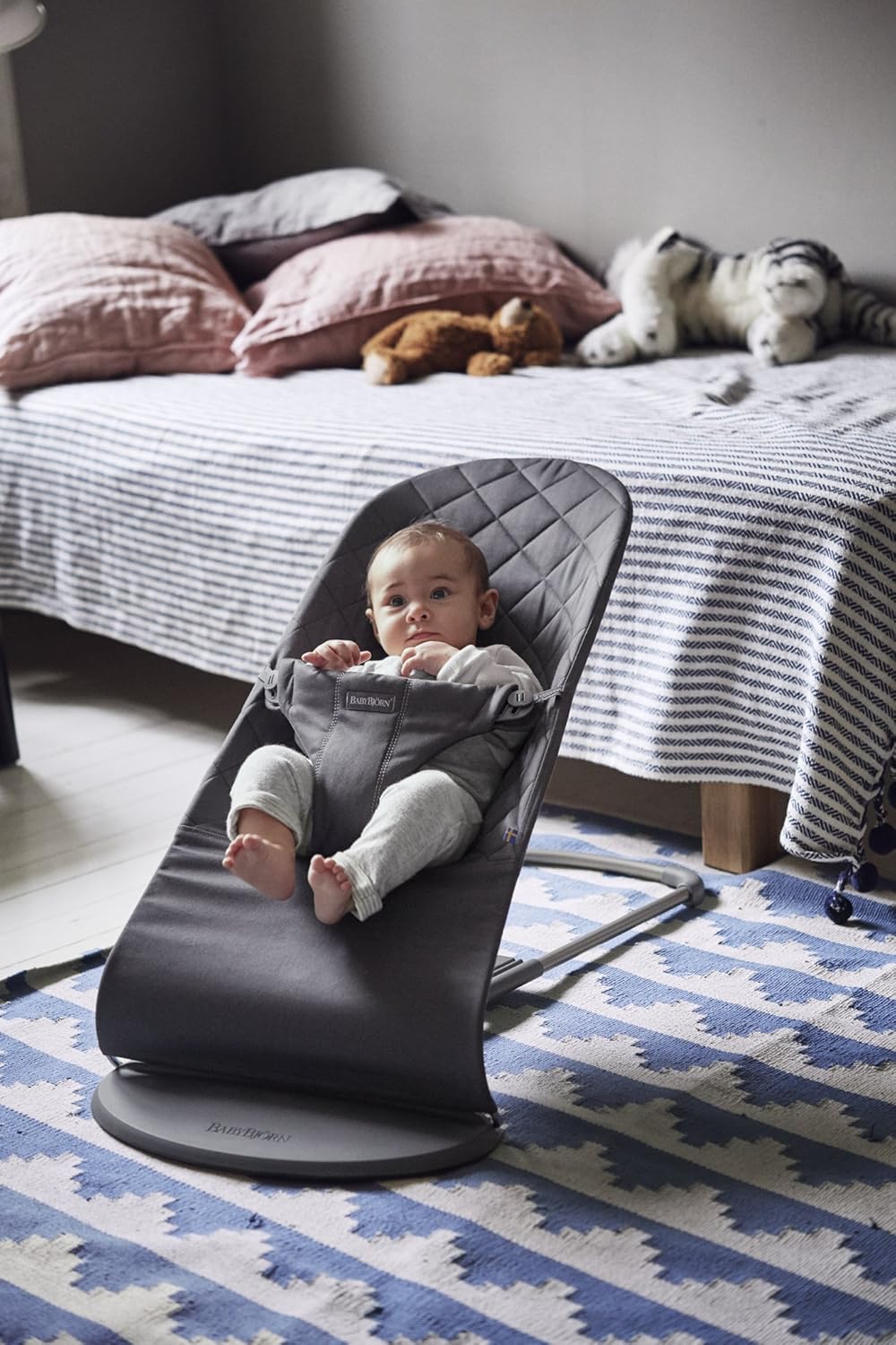 BabyBjörn Babywippe Bliss, geweven, blossom-quilting, zandgrijs