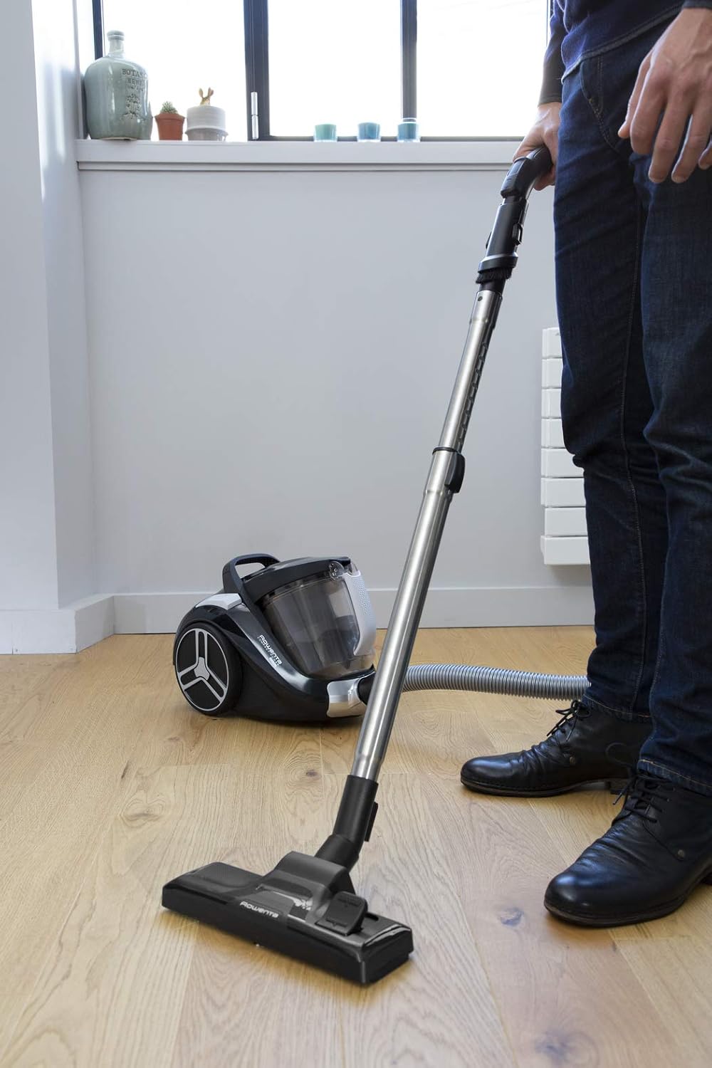 Rowenta RO4825 zakloze stofzuiger Compact Power XXL | 550 watt | 2,5L stofreservoir | Compact & stil | Extreme zuigkracht | Zeer efficiënte zuigmond | Zwart/Grijs