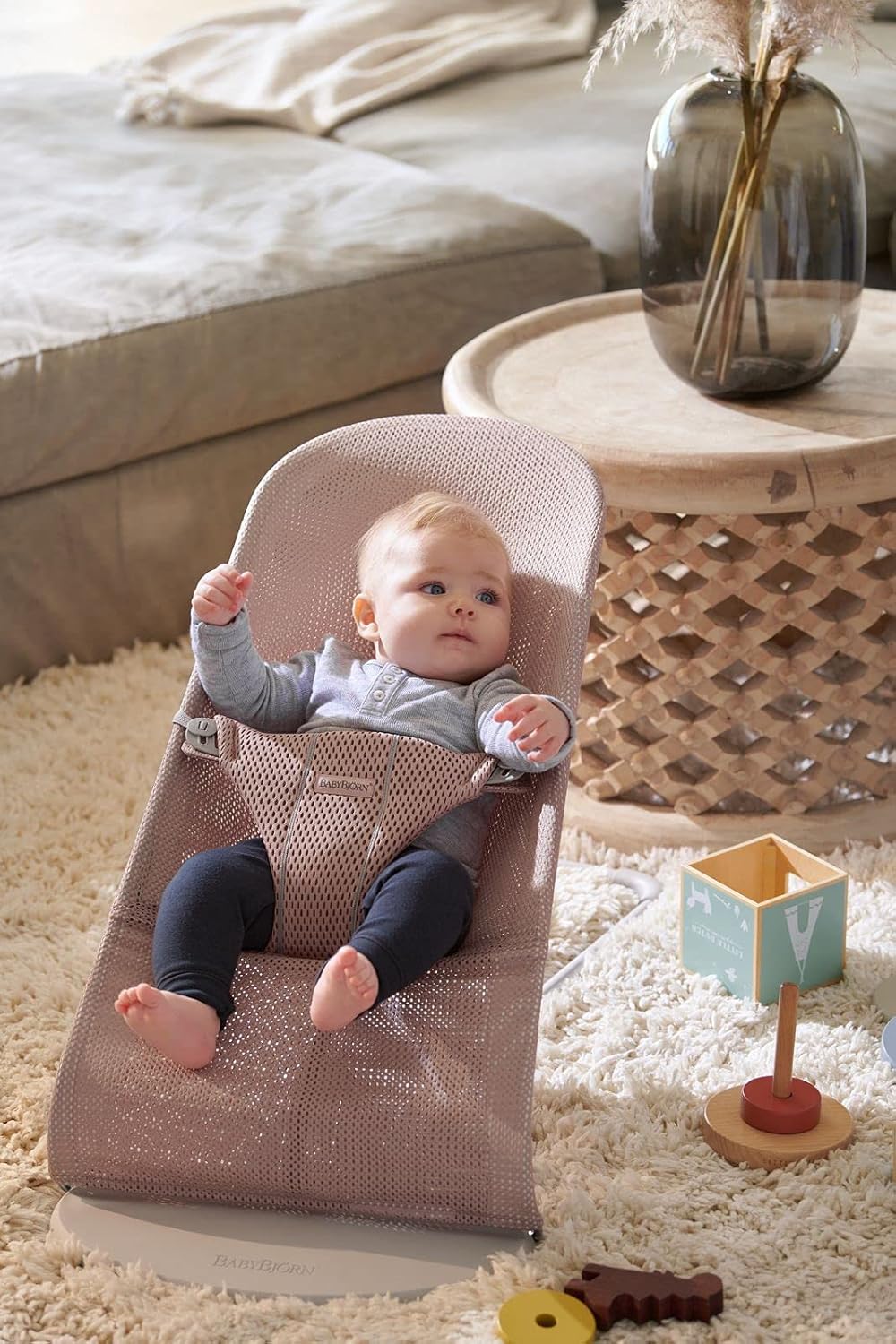 BabyBjörn Babywippe Bliss, geweven, blossom-quilting, zandgrijs