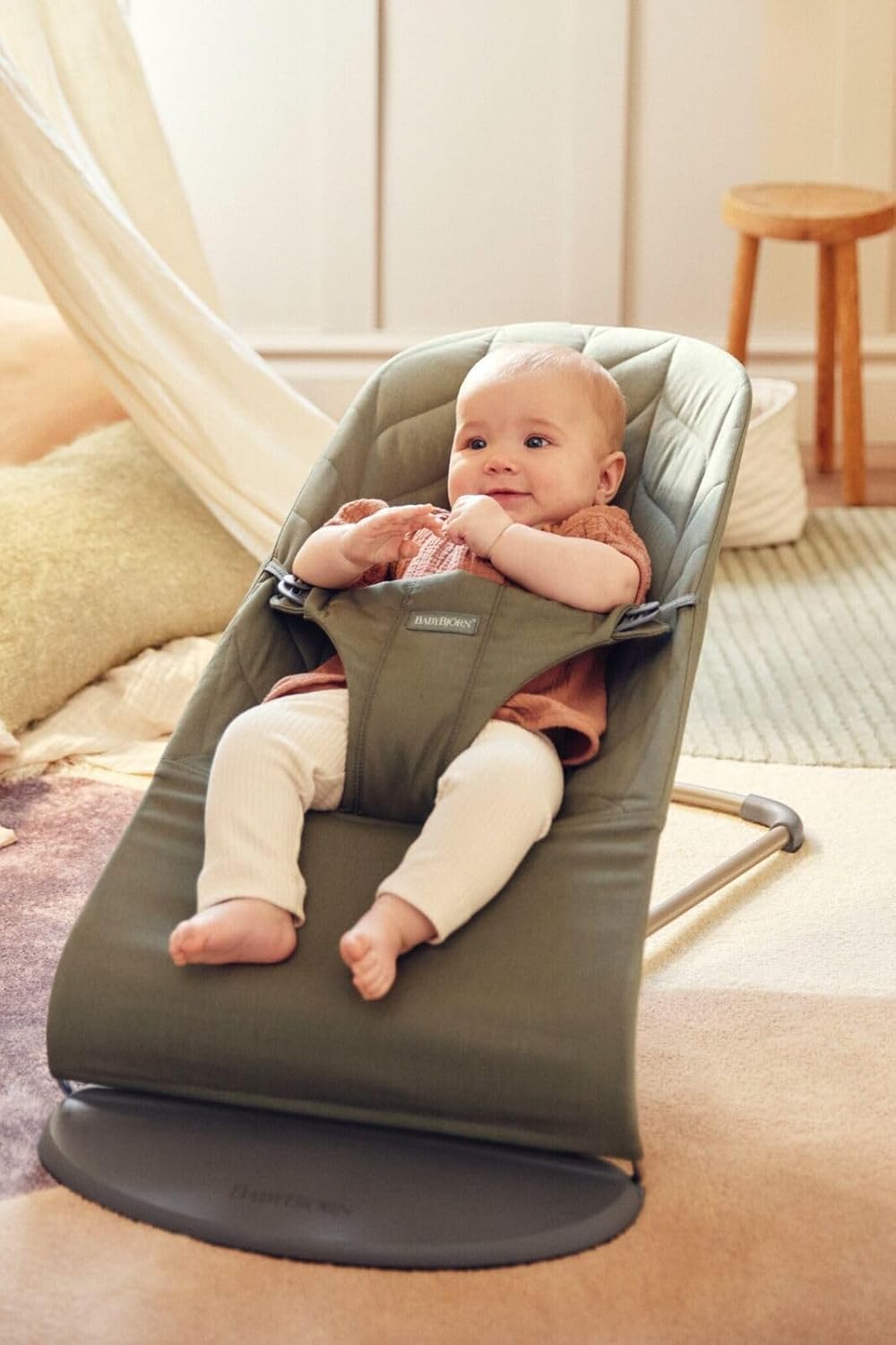 BabyBjörn Babywippe Bliss, geweven, blossom-quilting, zandgrijs