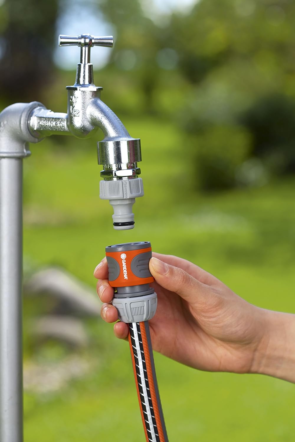 Gardena Comfort veelvlakssproeier AquaContour Automatic: vlakberegening voor de individuele besproeiing van bijna elke tuinomtrek, eenvoudig te programmeren, reikwijdte 2,5-10,5 m (8133-20)