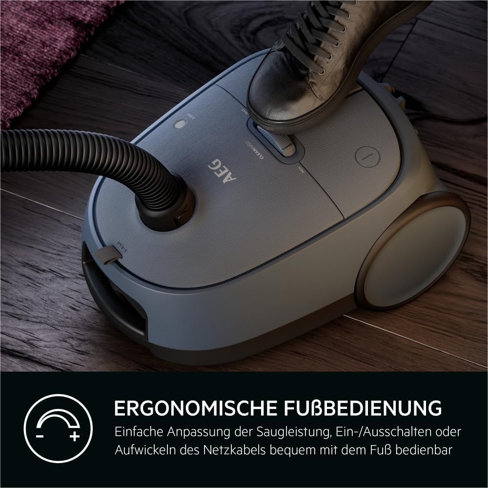 AEG CLEAN 6000 AB61C2DB stofzuiger met zak / hoge zuigkracht / incl. meubelmondstuk / 50% gerecycled plastic / ideaal voor huisdiereigenaren / reiniging van bekleding / 12 m snoer / 750 W / Blauw