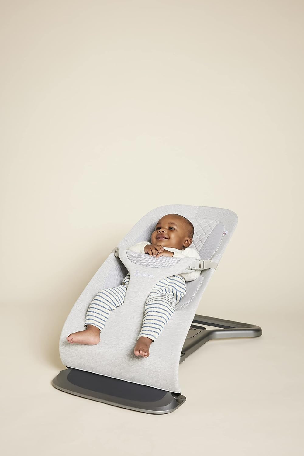 Ergobaby 3-in-1 Evolve Bouncer, Ergonomische wipstoel voor baby's vanaf de geboorte tot peuters, Babyschommel met zitverkleiner voor pasgeborenen (2,5 kg - 13,2 kg), Cream