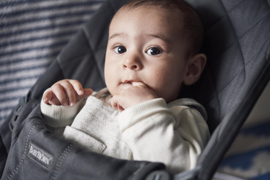 BabyBjörn Babywippe Bliss, geweven, blossom-quilting, zandgrijs