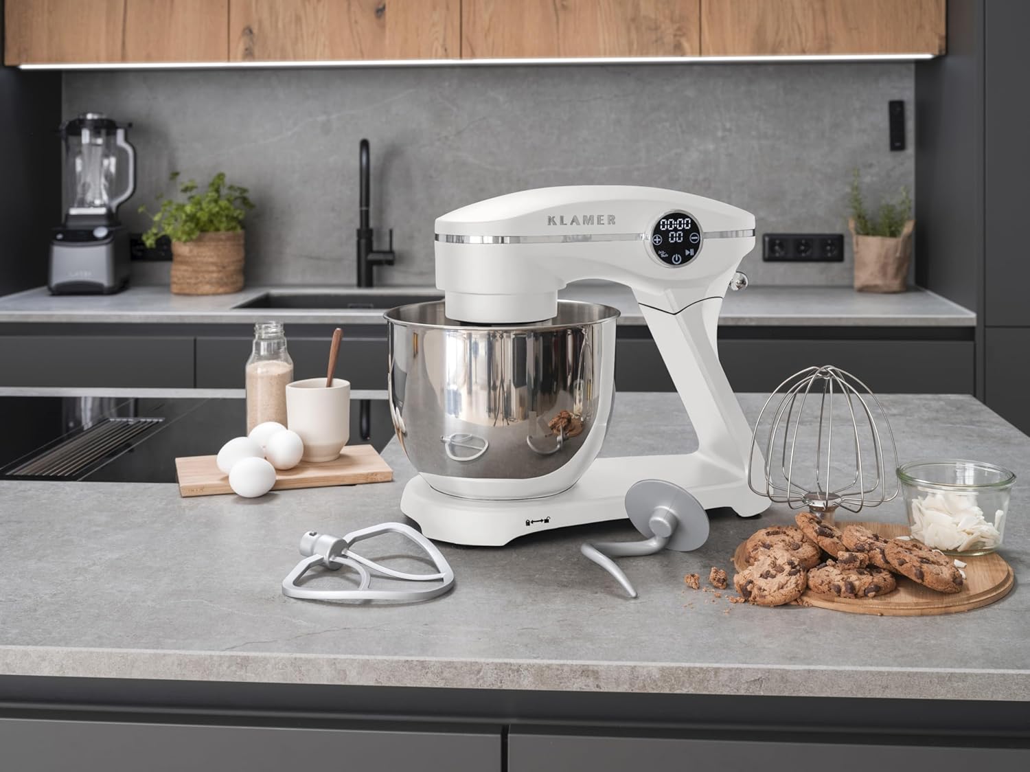 KLAMER Keukenmachine 1800W, Kneedmachine Brooddeeg met RVS Mengkom 6 L, 10 Snelheden met Timer, Planetaire Menging, Klopper, Deeghaak, Garde & Spatscherm (zwart)