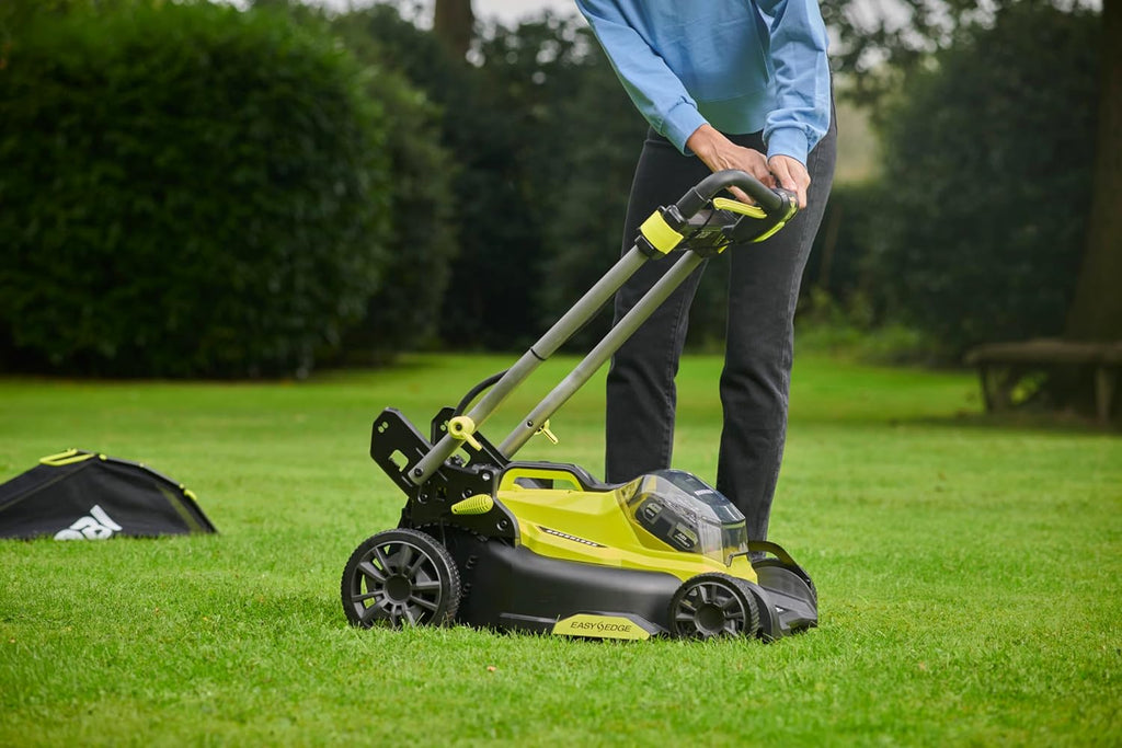 RYOBI 18 V ONE+ Accu-grasmaaier RLM18X33B40 (snijbreedte 33 cm, 5-voudige hoogteverstelling 25-65 mm, inklapbare duwbeugel, incl. mulchplug, 35l grasvangzak, 4,0Ah accu & lader)