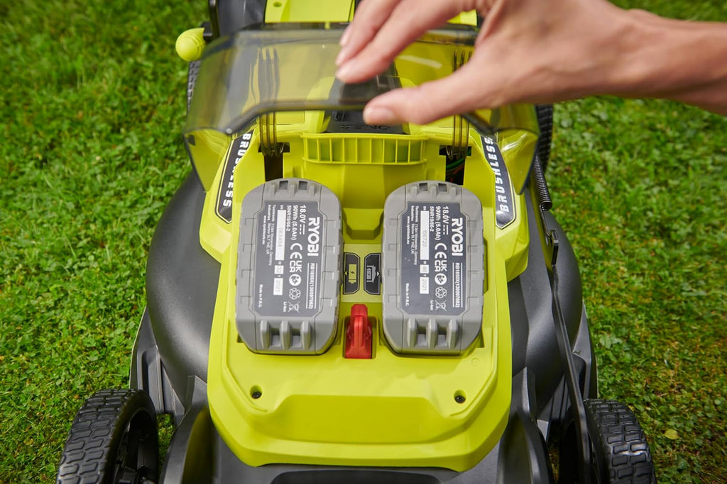 RYOBI 18 V ONE+ Accu-grasmaaier RLM18X33B40 (snijbreedte 33 cm, 5-voudige hoogteverstelling 25-65 mm, inklapbare duwbeugel, incl. mulchplug, 35l grasvangzak, 4,0Ah accu & lader)