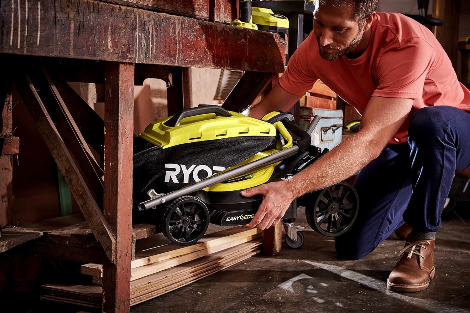 RYOBI 18 V ONE+ Accu-grasmaaier RLM18X33B40 (snijbreedte 33 cm, 5-voudige hoogteverstelling 25-65 mm, inklapbare duwbeugel, incl. mulchplug, 35l grasvangzak, 4,0Ah accu & lader)