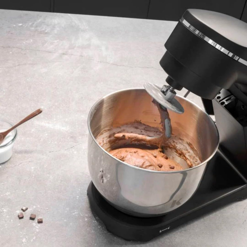 KLAMER Keukenmachine 1800W, Kneedmachine Brooddeeg met RVS Mengkom 6 L, 10 Snelheden met Timer, Planetaire Menging, Klopper, Deeghaak, Garde & Spatscherm (zwart)
