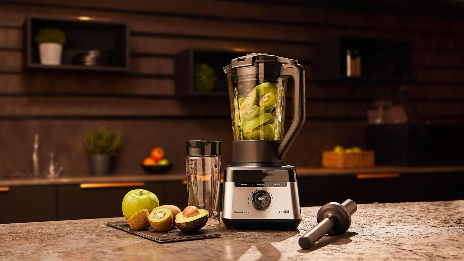 Braun PowerBlend 9 JB9040 Krachtige Blender – Blender met Tritan kan, 18 mixprogramma's, 10 snelheden + pulsfunctie, hete soepfunctie, reinigingsprogramma, uitschenktuit, 1600 W, Zwart
