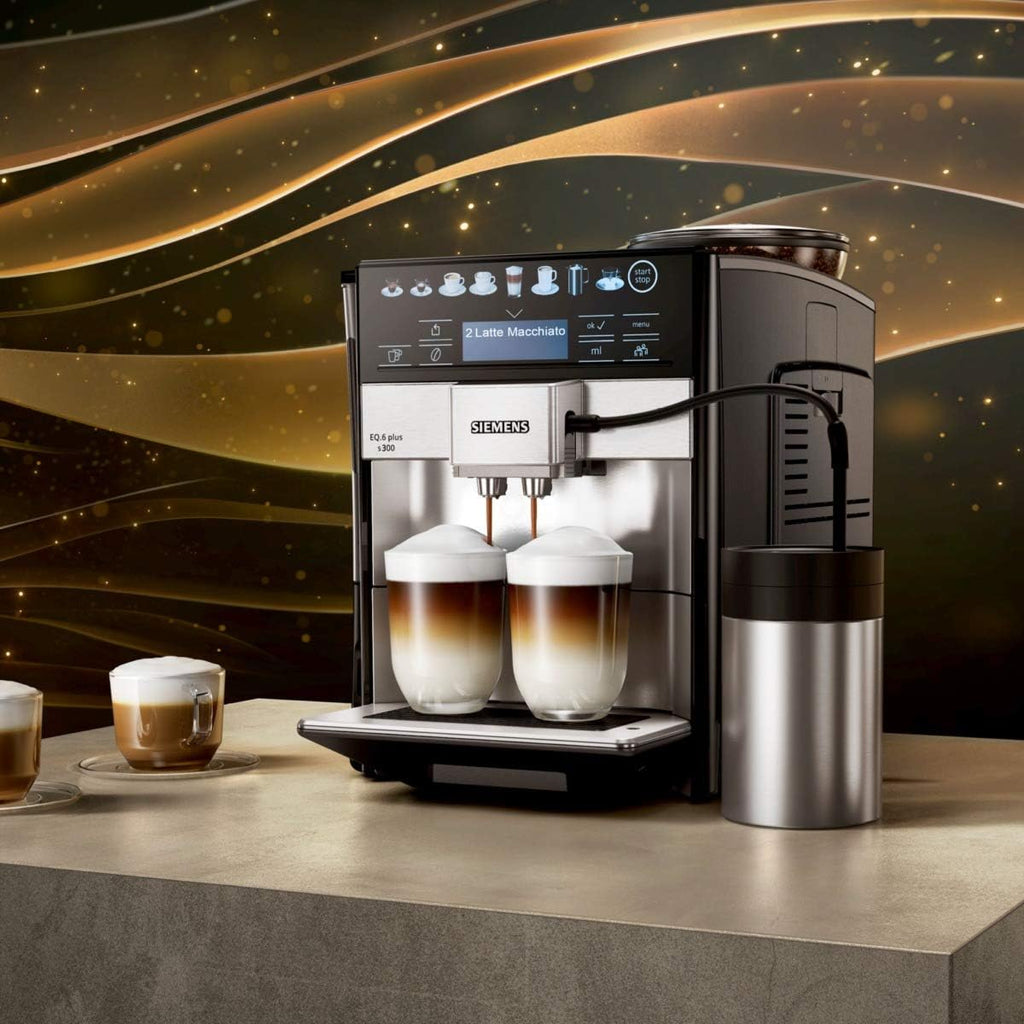 SIEMENS Volautomatische koffiemachine EQ6 plus s300 TE653501DE, voor vele koffiespecialiteiten, melkopschuimmondstuk, keramisch maalwerk, dubbele kopfunctie, antikalk, automatische stoomreiniging, 1500 W, zilver