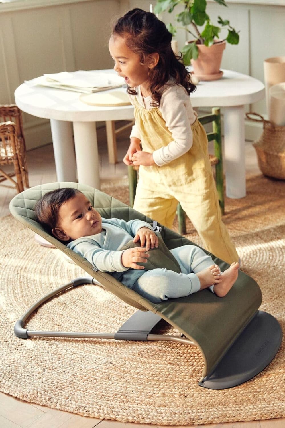 BabyBjörn Babywippe Bliss, geweven, blossom-quilting, zandgrijs