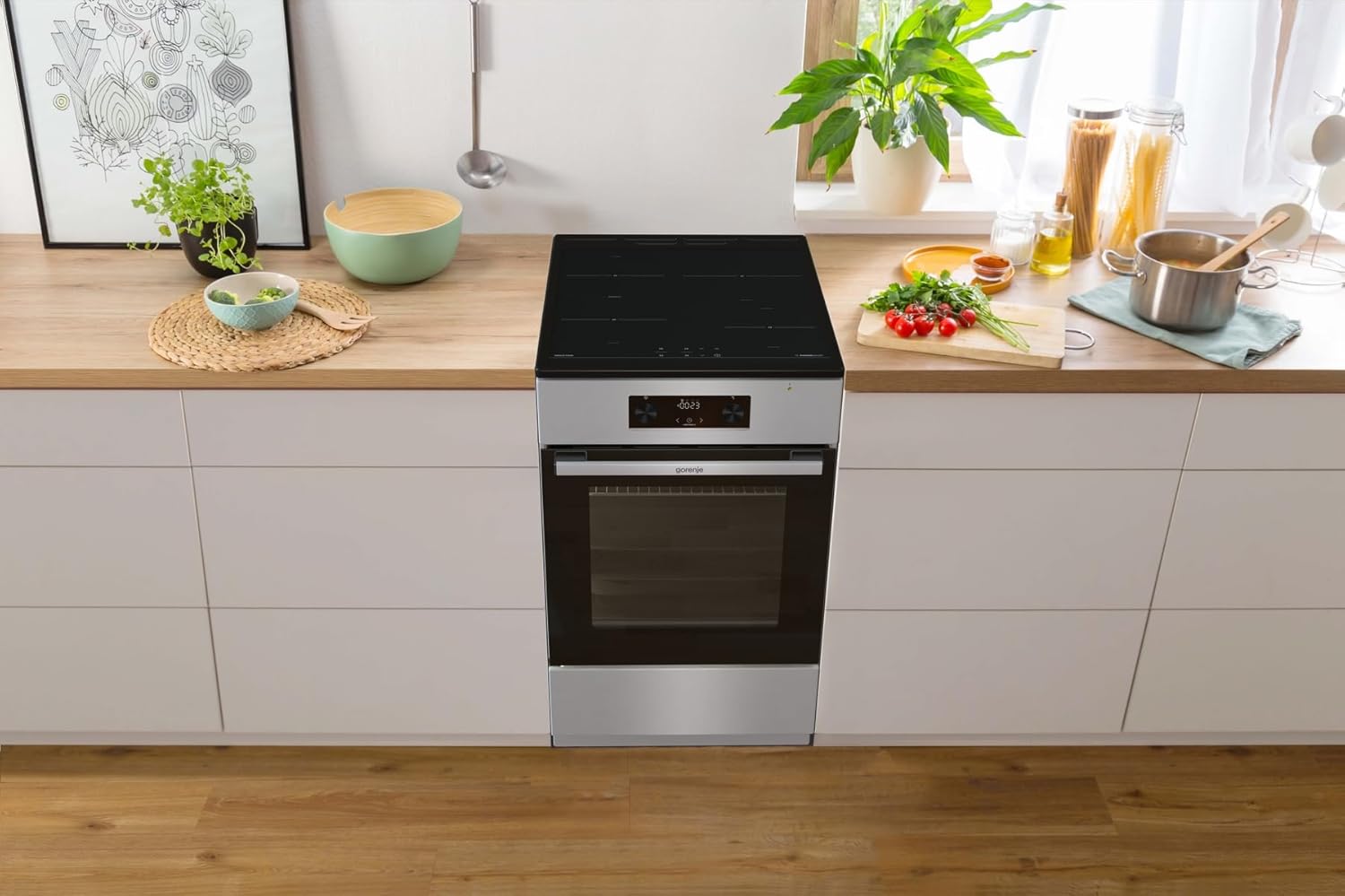 Gorenje GEIT5C61SPG vrijstaand fornuis met inductiekookplaat, 50 cm, 70 liter, zilver, PerfectGrill, AirFry, FrozenBake, Pizza Mode 300°C, AquaClean, Made in Europe, RVS