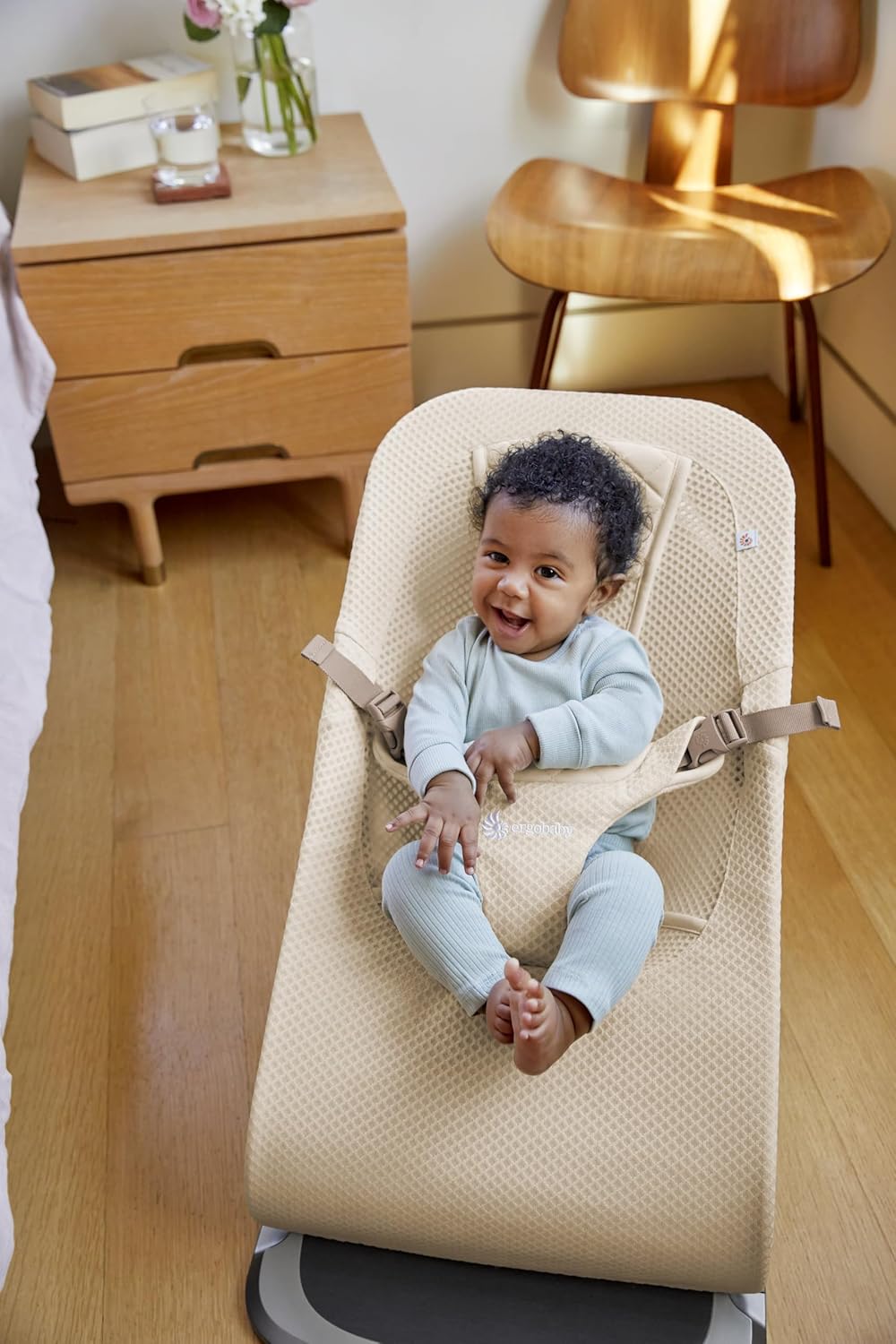 Ergobaby 3-in-1 Evolve Bouncer, Ergonomische wipstoel voor baby's vanaf de geboorte tot peuters, Babyschommel met zitverkleiner voor pasgeborenen (2,5 kg - 13,2 kg), Cream