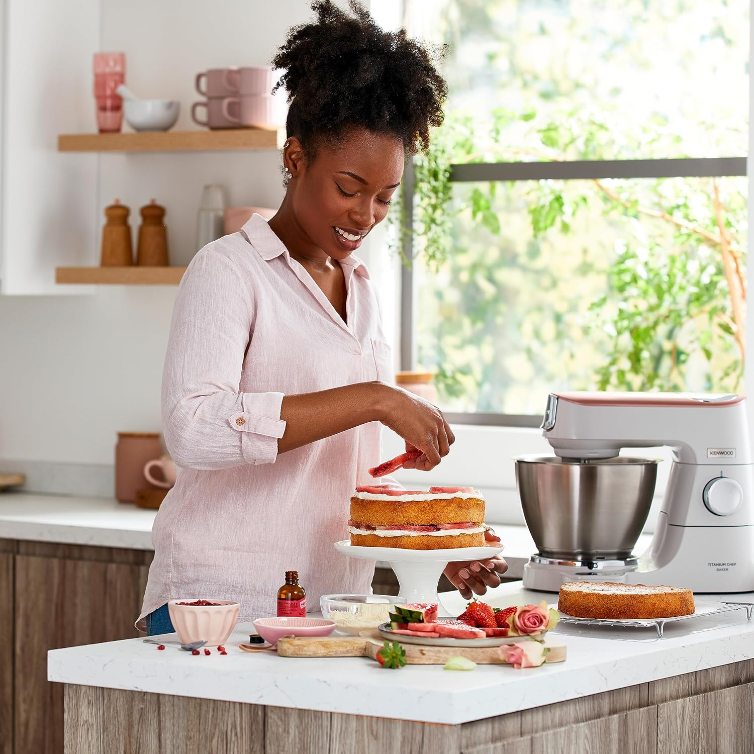 Kenwood Titanium Chef Baker KVL85.424SI Keukenmachine met geïntegreerde weegschaal, incl. 4-delige patisserie set, 7 L en 5 L mengkom, traploze snelheidsregeling, 1200 W, zilver