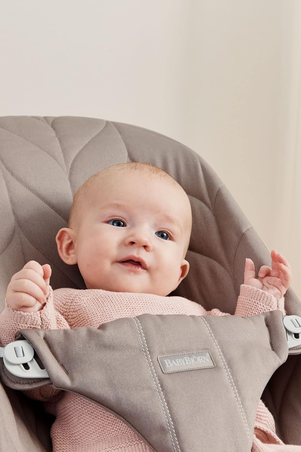 BabyBjörn Babywippe Bliss, geweven, blossom-quilting, zandgrijs