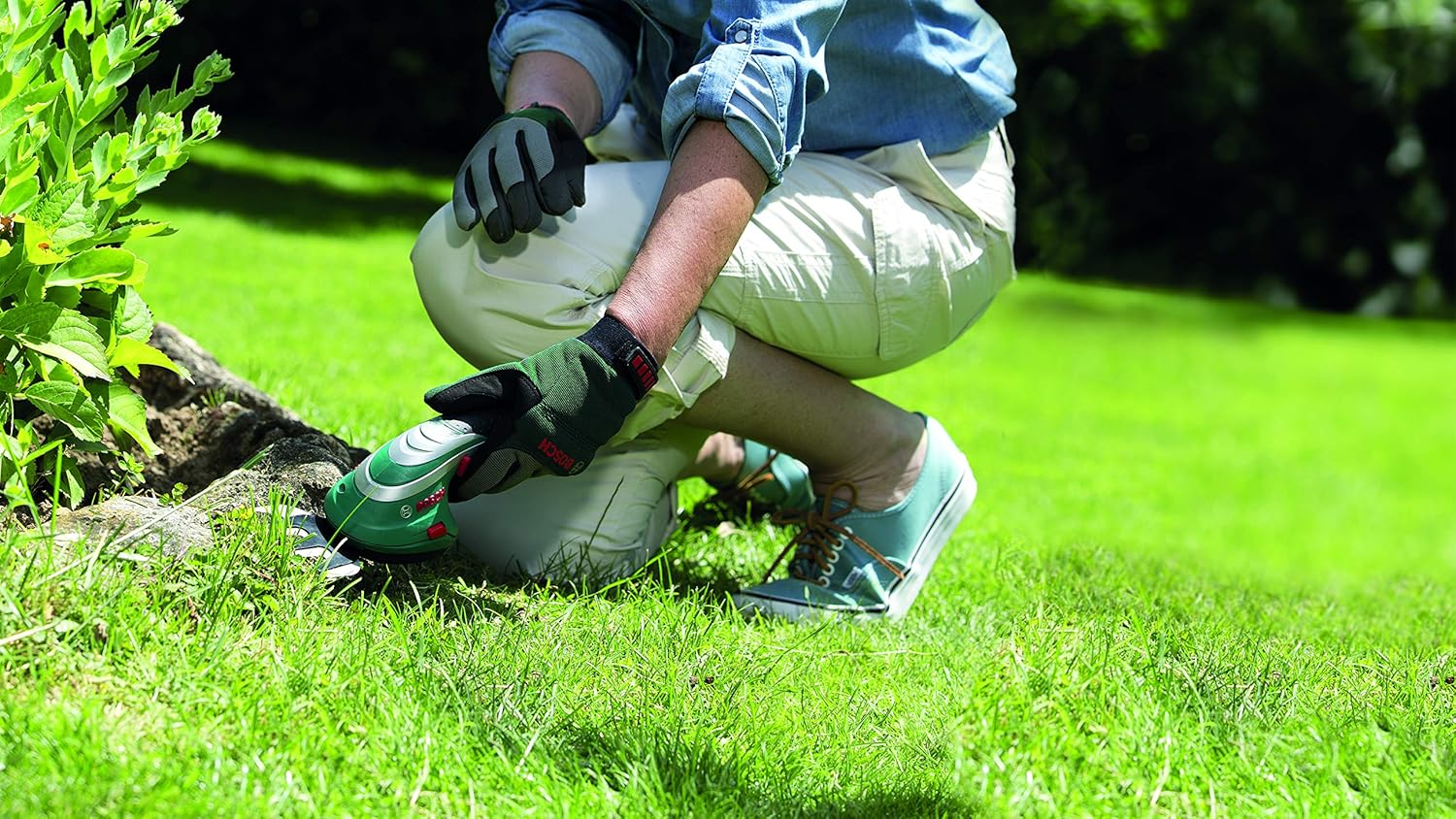 Bosch accugrasscharenset Isio (3,6 volt, meslengte 12 cm, mesafstand 8 mm, inclusief XL-tuinhandschoenen, in softcase) – Amazon Edition
