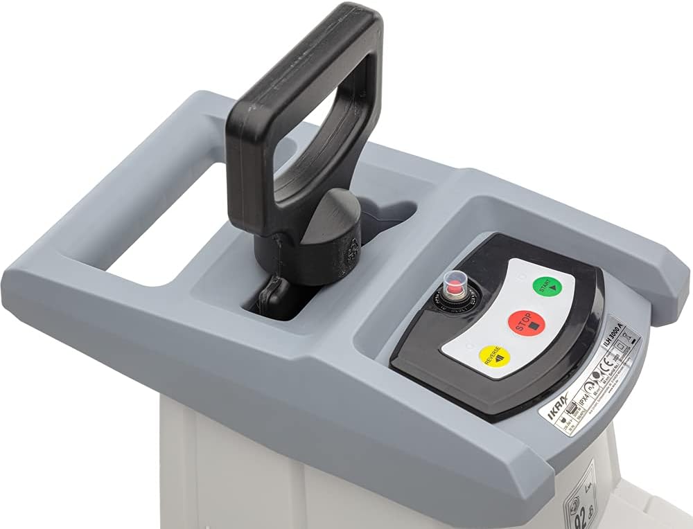 IKRA 81002880 elektrische tuinhakselaar rolhakselaar ILH 3000 A, stil, robuust, onderhoudsarm, sterk 3.000 watt, takdikte tot 44 mm, 230 V