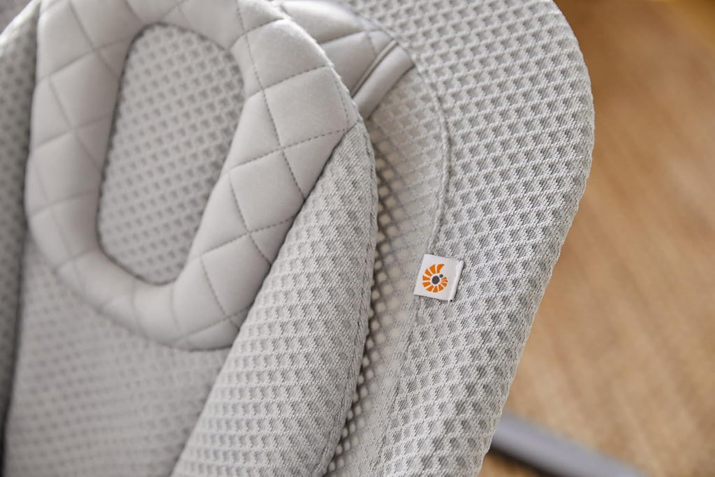 Ergobaby 3-in-1 Evolve Bouncer, Ergonomische wipstoel voor baby's vanaf de geboorte tot peuters, Babyschommel met zitverkleiner voor pasgeborenen (2,5 kg - 13,2 kg), Cream